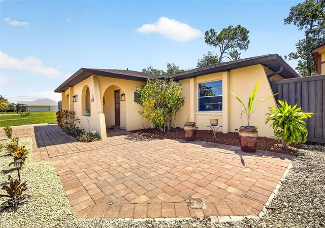 Homes for sale in Port Charlotte, FL | 1018 Kensington St, Port Charlotte, FL 33952 | MLS# A4698663