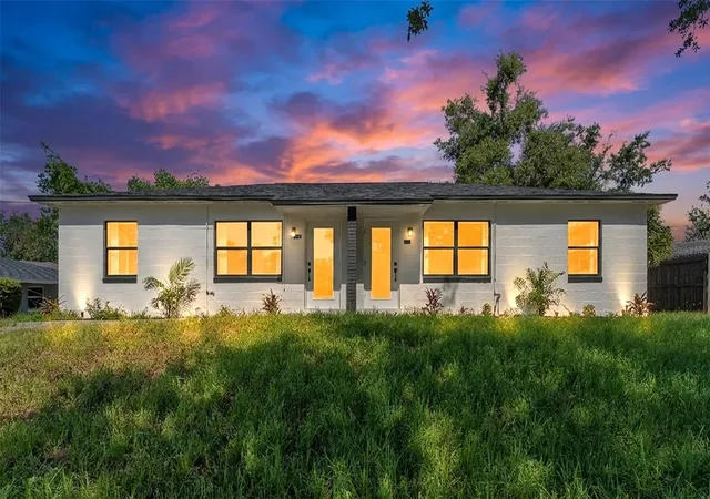1st image of 621 Hollingsworth Rd, Lakeland, FL 33801 | MLS# L4963189