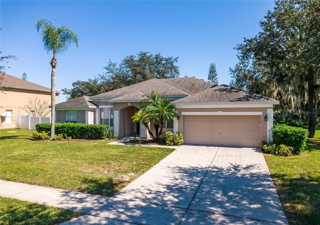 Photo 3 of Single family home for sale at 3127 Conrad Ct, Kissimmee, FL 34744 | MLS# S5152828 | Listing updated on 2026-10-14