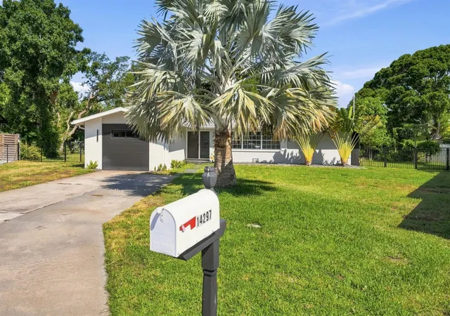 2nd image of 14297 Geneva Dr, Largo, FL 33774 | MLS# TB8524941