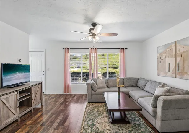 Photo 3 of Single family home for sale at 201 Redwood Ave, Temple Terrace, FL 33617 | MLS# TB8524953 | Listing updated on 2026-10-24