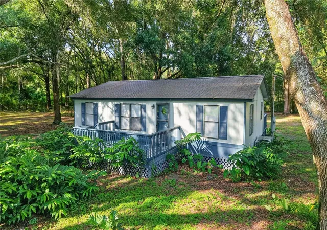 Homes for sale in Morriston, FL | 14210 Nw Hwy 464B, Morriston, FL 32668 | MLS# OM727720