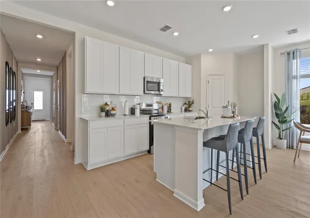 3rd image of 171 Glenfield Dr, Davenport, FL 33837 | MLS# O6421440
