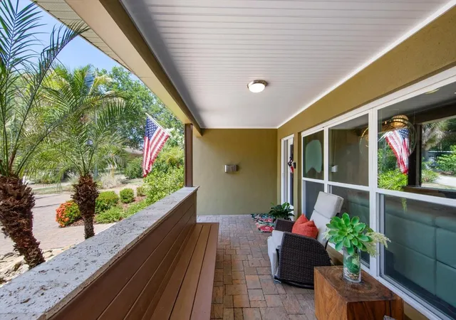4th image of 308 Barbara Cir, Belleair, FL 33756 | MLS# TB8524983