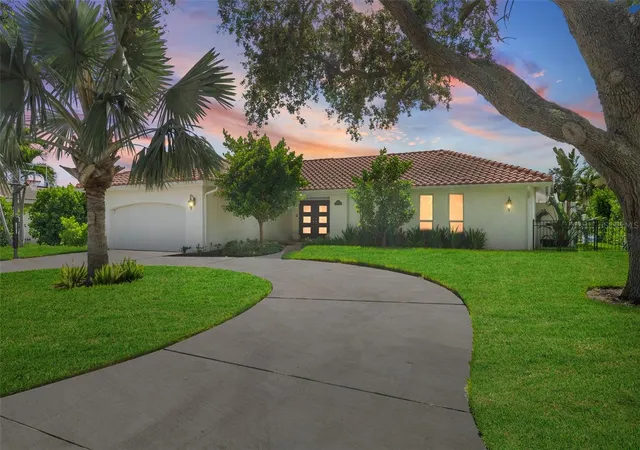 Photo 2 of Single family home for sale at 1985 Carolina Ave Ne, Saint Petersburg, FL 33703 | MLS# TB8524994 | Listing updated on 2026-10-22