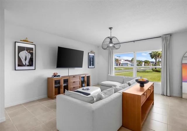 5th image of 6365 Springmont Loop, Palmetto, FL 34221 | MLS# A4698690