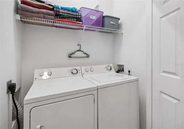 Listing Photo 4 - Condo for sale in building located at 2821 E Almaton Loop, KISSIMMEE, FL 34747 - Unit #401