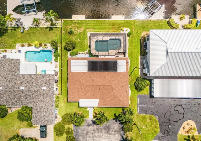 Homes for sale in Cape Coral, FL | 4504 Se 6th Place, Cape Coral, FL 33904 | Houzeo