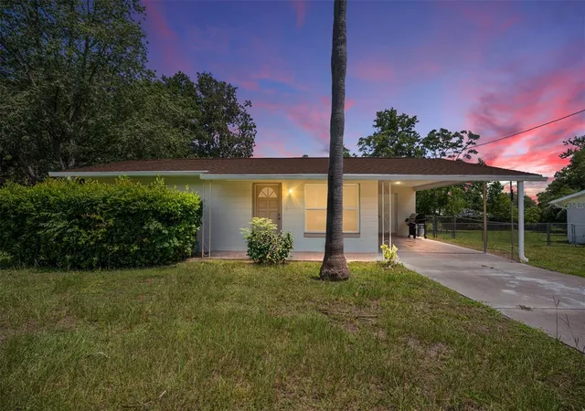 2nd image of 21545 Sw Honeysuckle St, Dunnellon, FL 34431 | MLS# OM727739