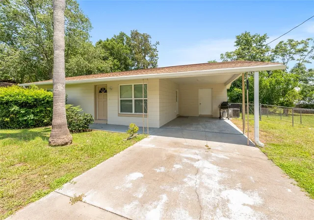 3rd image of 21545 Sw Honeysuckle St, Dunnellon, FL 34431 | MLS# OM727739