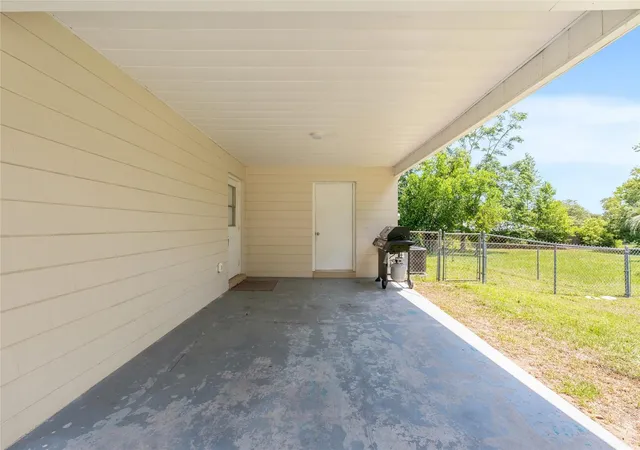 5th image of 21545 Sw Honeysuckle St, Dunnellon, FL 34431 | MLS# OM727739