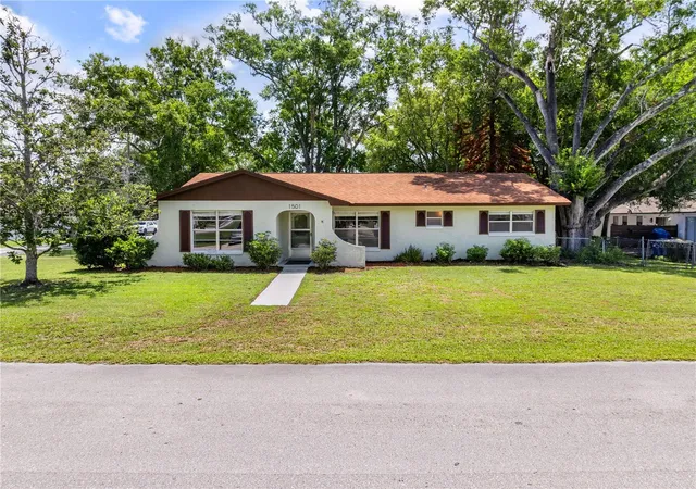 Photo 1 of Single family home for sale at 1501 Virginia Ave, Saint Cloud, FL 34769 | MLS# S5152853 | Listing updated on 2026-09-03