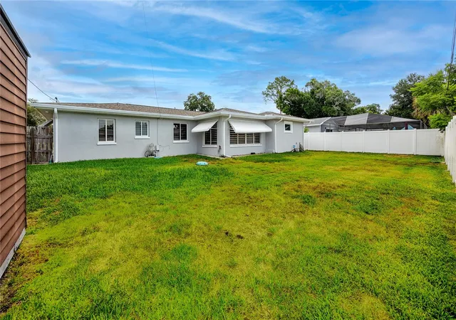 30th image of 1833 Hunt Ln, Clearwater, FL 33764 | MLS# TB8525040