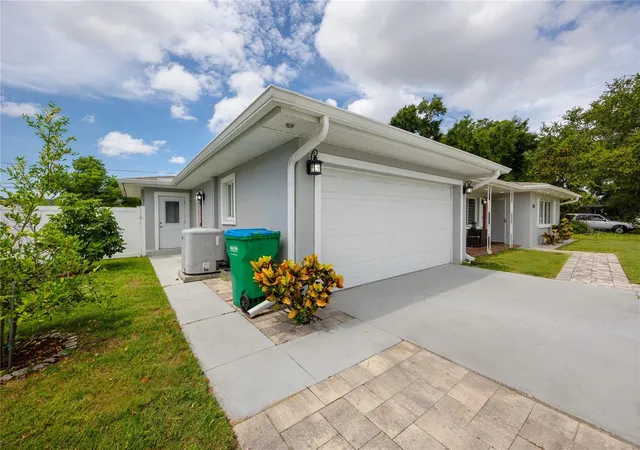 4th image of 1833 Hunt Ln, Clearwater, FL 33764 | MLS# TB8525040