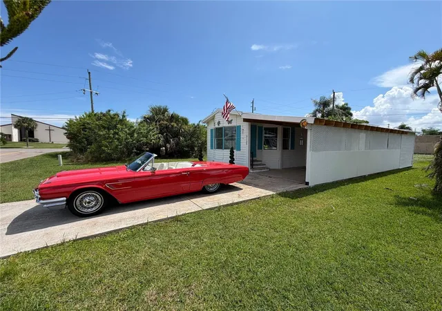 Photo 2 of Manufactured home for sale at 3125 Bayberry Ave, Punta Gorda, FL 33950 | MLS# A4698708 | Listing updated on 2026-09-10