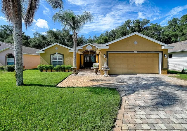 Photo 1 of Single family home for sale at 830 Old Oaks Ln, Leesburg, FL 34748 | MLS# G5114533 | Listing updated on 2026-07-31
