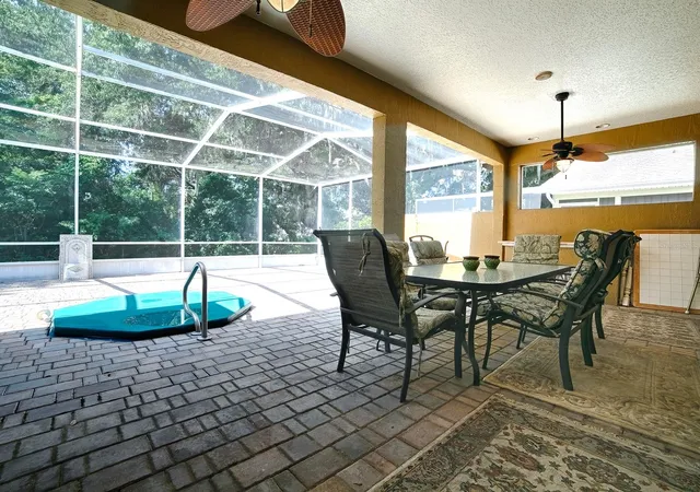 Photo 3 of Single family home for sale at 830 Old Oaks Ln, Leesburg, FL 34748 | MLS# G5114533 | Listing updated on 2026-07-31