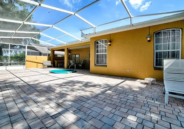 Photo 3 of Single family home for sale at 830 Old Oaks Ln, Leesburg, FL 34748 | MLS# G5114533 | Listing updated on 2026-07-31