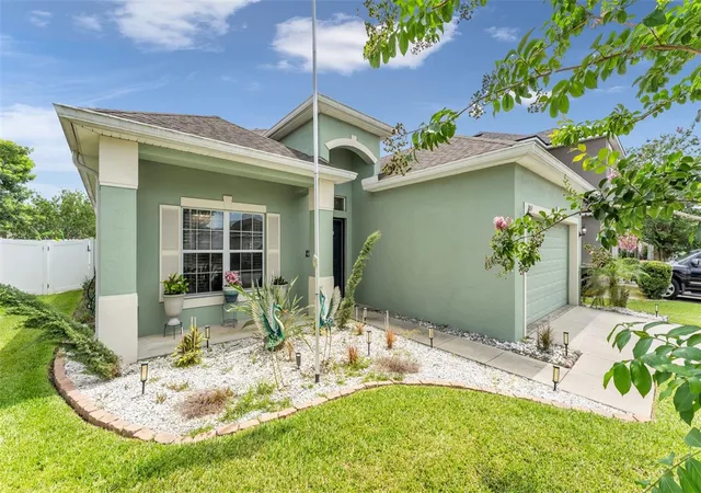 Homes for sale in Lakeland, FL | 1053 Krenson Woods Rd, Lakeland, FL 33813 | MLS# L4963202
