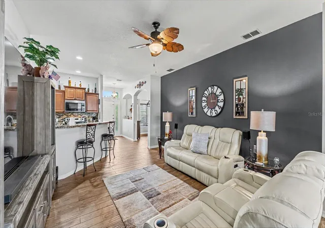 5th image of 1053 Krenson Woods Rd, Lakeland, FL 33813 | MLS# L4963202
