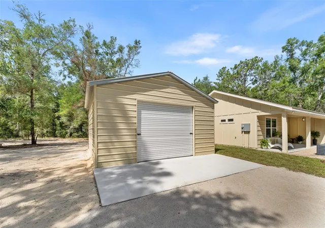 Homes for sale in Bronson, FL | 9580 Ne 27 Alt, Bronson, FL 32621 | MLS# GC541623