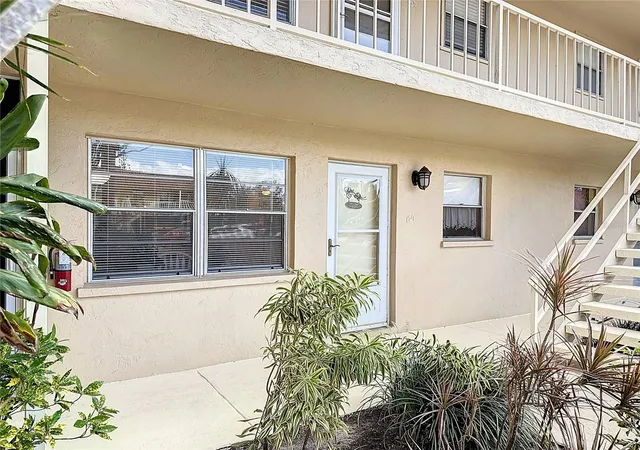 3rd image of 210 Park Blvd N, Venice, FL 34285