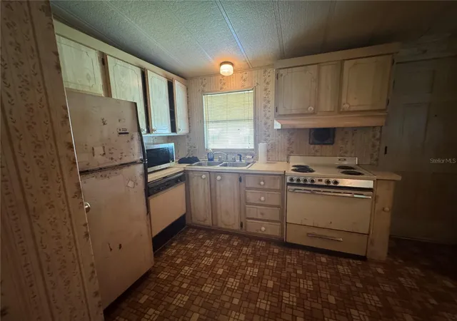 Homes for sale in Kissimmee, FL | 2642 Mcdaniel Drive, Kissimmee, FL 34758 | MLS# O6421511