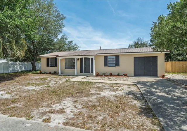 3rd image of 2919 Keesler St, Deltona, FL 32738 | MLS# O6421512