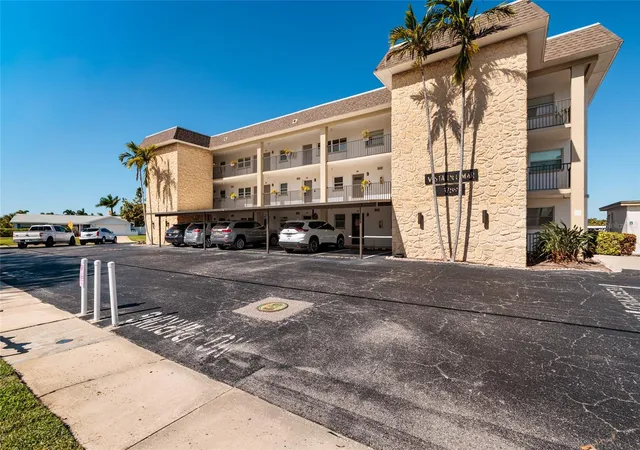 4th image of 3789 46Th Ave S #101, St Petersburg, FL 33711 | MLS# TB8525066
