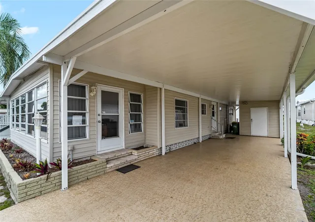Photo 3 of Manufactured home for sale at 3226 Sweet Bay Ter, Sarasota, FL 34237 | MLS# A4698716 | Listing updated on 2026-08-25