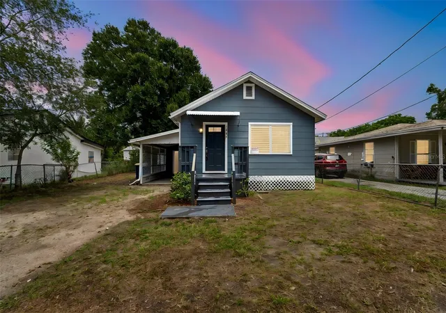 Single family home for sale at 1363 Tioga Ave, CLEARWATER, FL 33756 | MLS# TB8525070