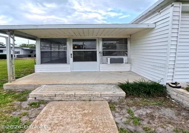 2nd image of 725 Marshall Cir, Port Orange, FL 32127 | MLS# V4949980