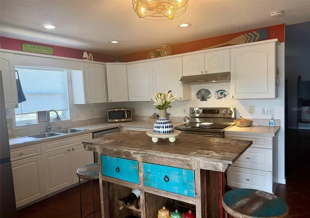 Homes for sale in Edgewater, FL | 107 Douglas St, Edgewater, FL 32141 | MLS# O6421529