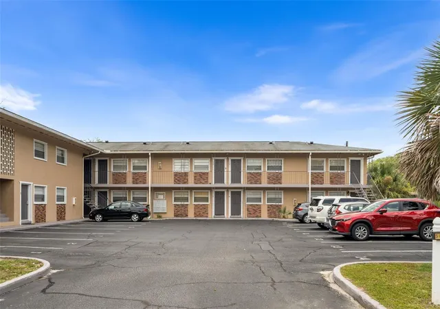 Homes for sale in Gainesville, FL | 501 Nw 15th Ave #11, Gainesville, FL 32601 | MLS# GC541625