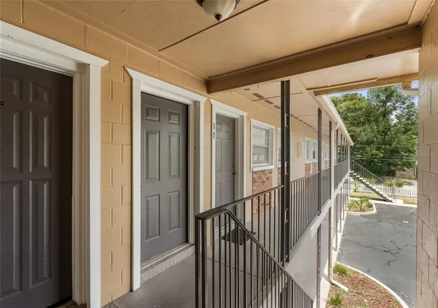 Homes for sale in Gainesville, FL | 501 Nw 15th Ave #11, Gainesville, FL 32601 | MLS# GC541625