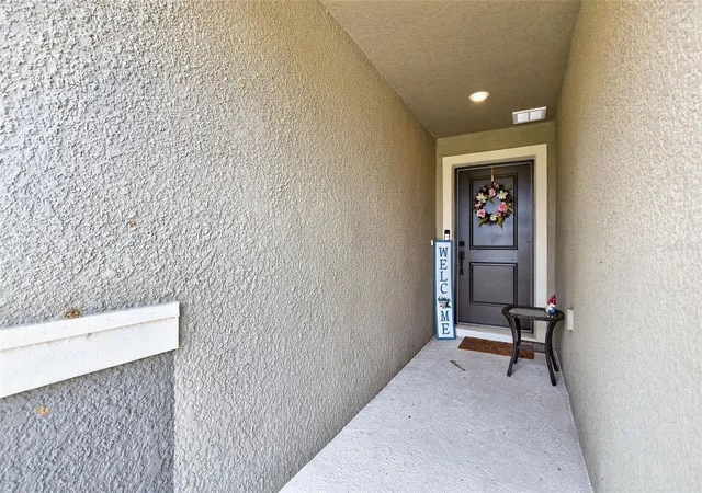 3rd image of 9972 Mesic Woods Ave, Seffner, FL 33584 | MLS# TB8525086