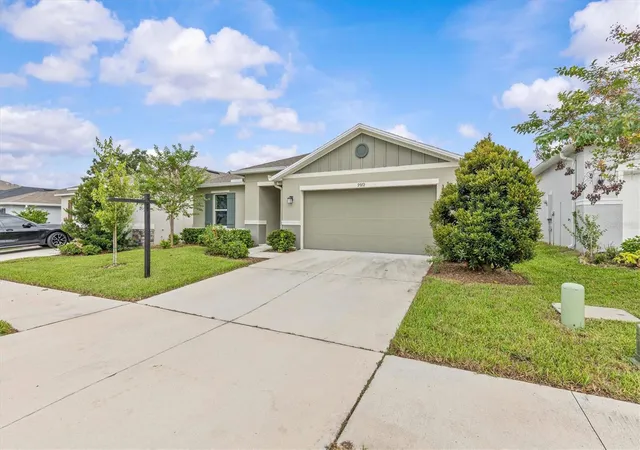 Photo 3 of Single family home for sale at 9972 Mesic Woods Ave, Seffner, FL 33584 | MLS# TB8525086 | Listing updated on 2026-10-09