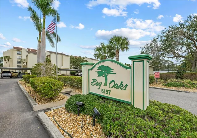 Listing Photo 3 - Condo for sale in building located at 6157 Midnight Pass Rd, Sarasota, FL 34242 - Unit #E12