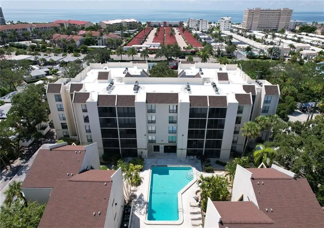 Listing Photo 4 - Condo for sale in building located at 6157 Midnight Pass Rd, Sarasota, FL 34242 - Unit #E12