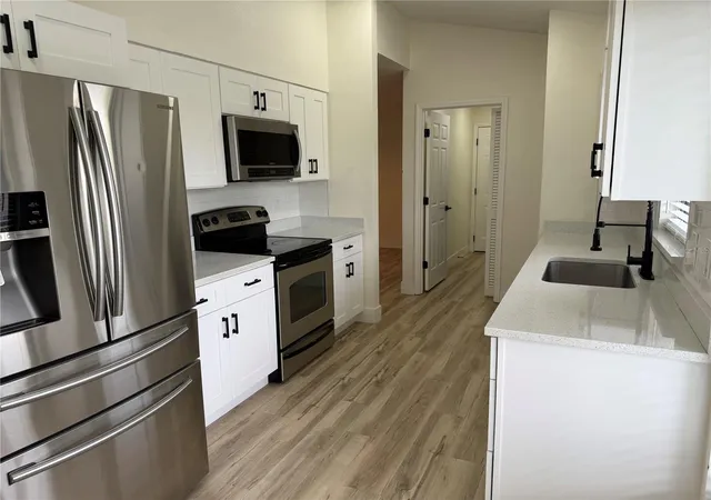 Photo 3 of Single family home for sale at 339 Pembroke Ln S #228, Venice, FL 34293 | MLS# A4698727 | Listing updated on 2026-08-22