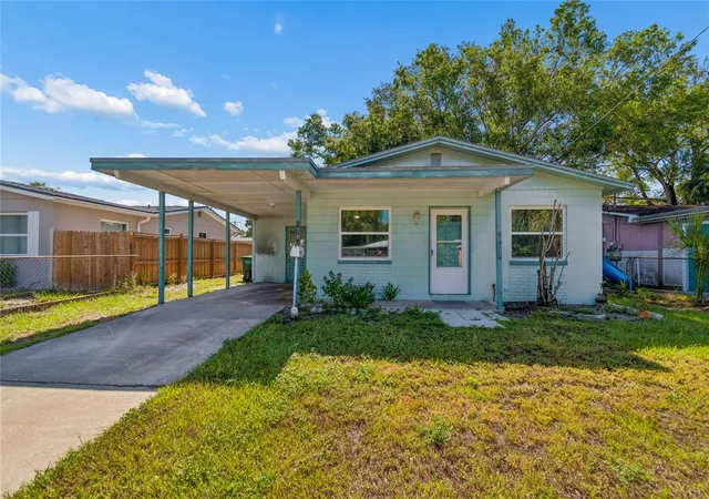 Photo 1 of Single family home for sale at 6706 S Mascotte St, Tampa, FL 33616 | MLS# TB8525112 | Listing updated on 2026-09-29