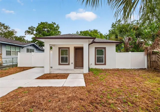 Photo 2 of Single family home for sale at 3420 N 10th Street, Tampa, FL 33605 | MLS# TB8525121 | Listing updated on 2026-09-07