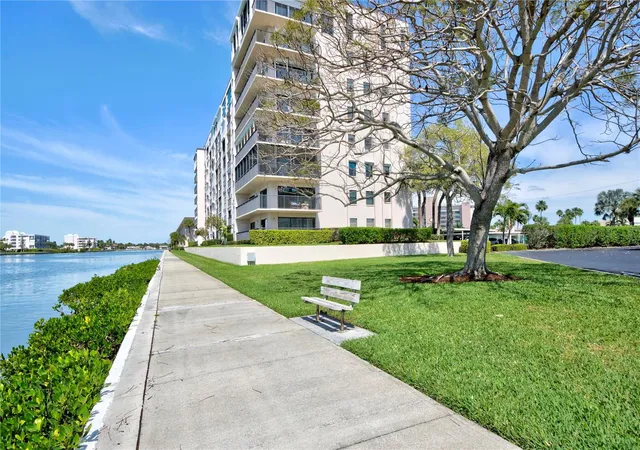 Photo 3 of Condo for sale at 7600 Sun Is Dr S #804, South Pasadena, FL 33707 | MLS# TB8525129 | Listing updated on 2026-08-14