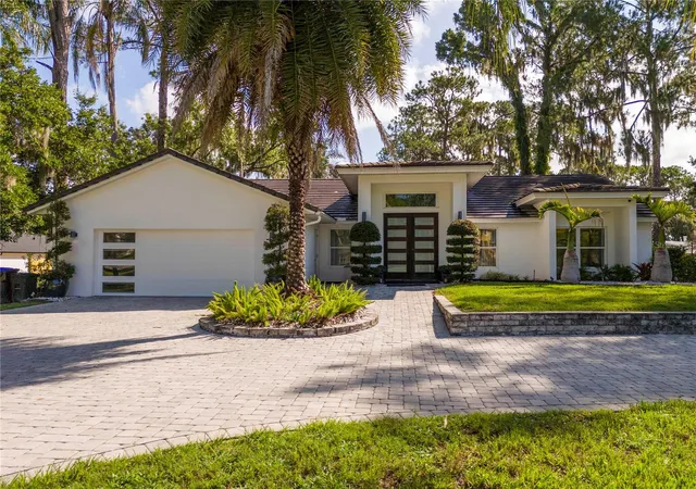 Photo 1 of Single family home for sale at 10129 Lone Tree Ln, Orlando, FL 32836 | MLS# O6421571 | Listing updated on 2026-09-03