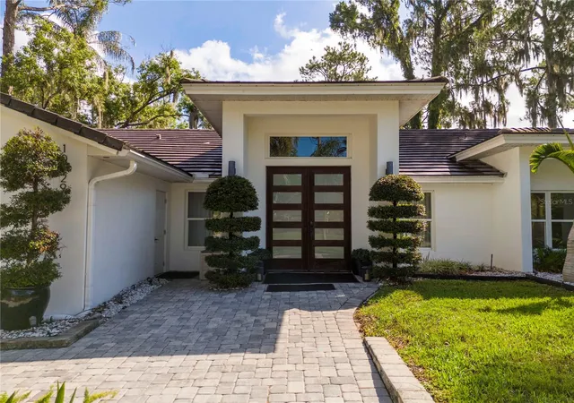 Photo 3 of Single family home for sale at 10129 Lone Tree Ln, Orlando, FL 32836 | MLS# O6421571 | Listing updated on 2026-09-03