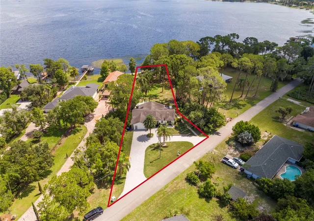 Photo 2 of Single family home for sale at 10129 Lone Tree Ln, Orlando, FL 32836 | MLS# O6421571 | Listing updated on 2026-09-03