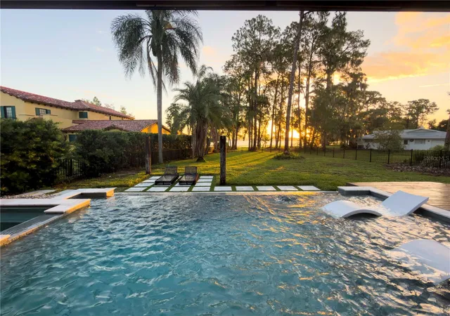 Photo 2 of Single family home for sale at 10129 Lone Tree Ln, Orlando, FL 32836 | MLS# O6421571 | Listing updated on 2026-09-03