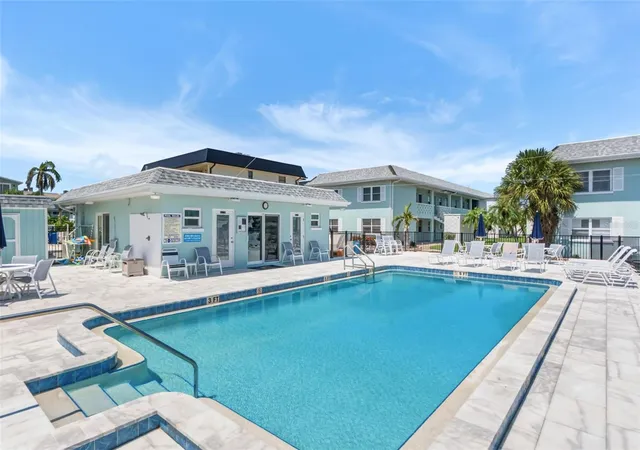 3rd image of 611 Gulf Dr N, Bradenton Beach, FL 34217