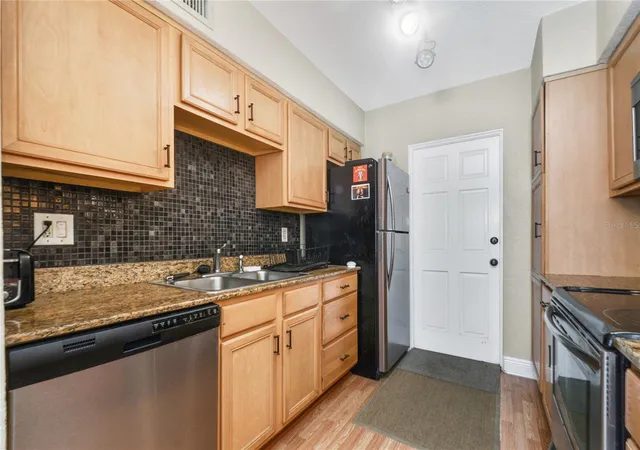 Photo 2 of Condo for sale at 225 E New Hampshire St #7, Orlando, FL 32804 | MLS# O6421586 | Listing updated on 2026-10-07