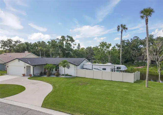 2nd image of 7905 55th St E, Palmetto, FL 34221 | MLS# A4698743